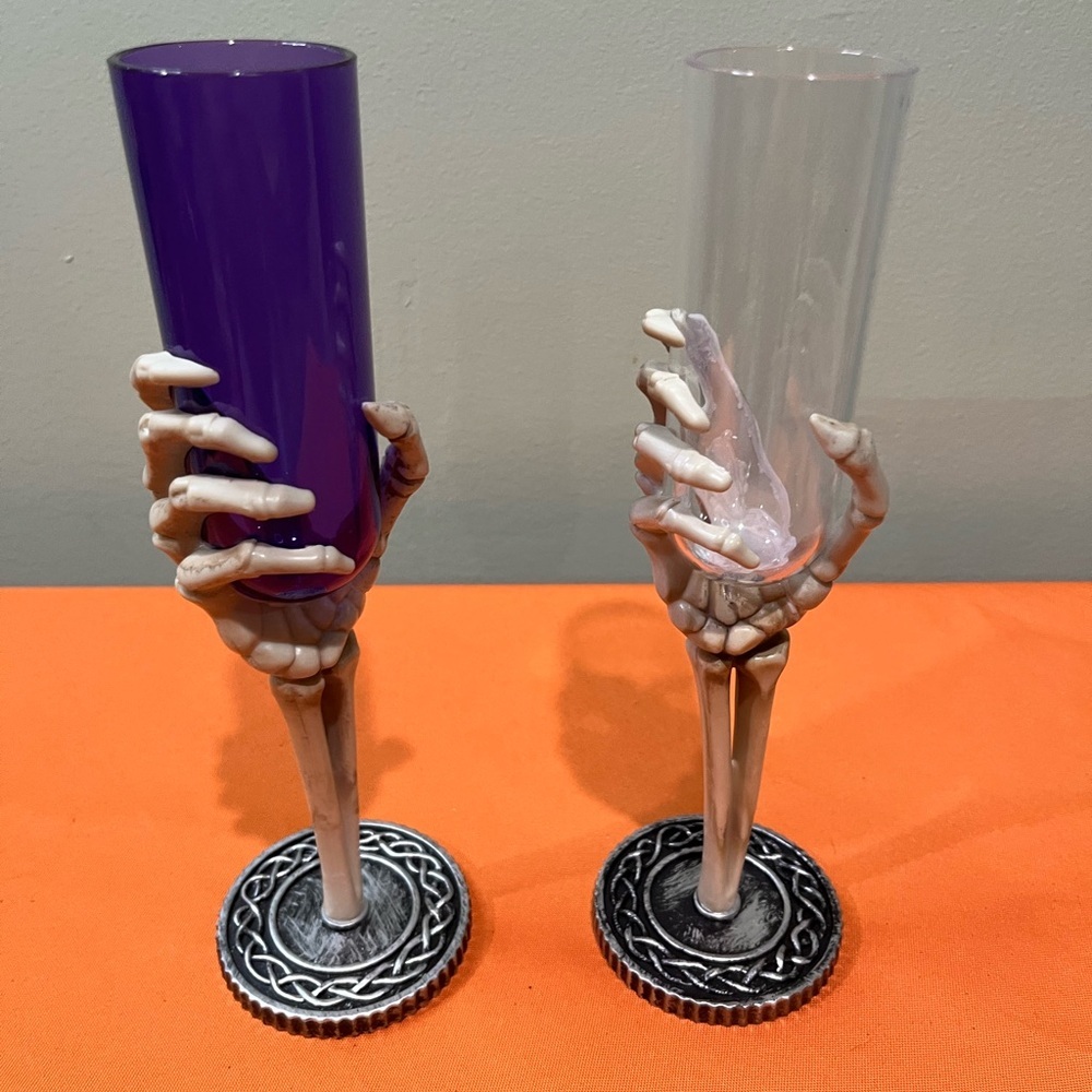 6/$25 Skeleton Hand Wine Glasses plastic - Picture 8 of 8